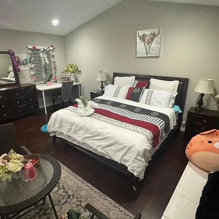 King Bed Big Room Chino Hills Exterior photo