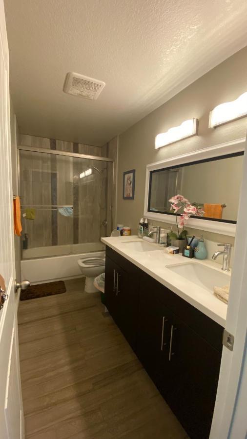 Homestay King Bed Big Chino Hills