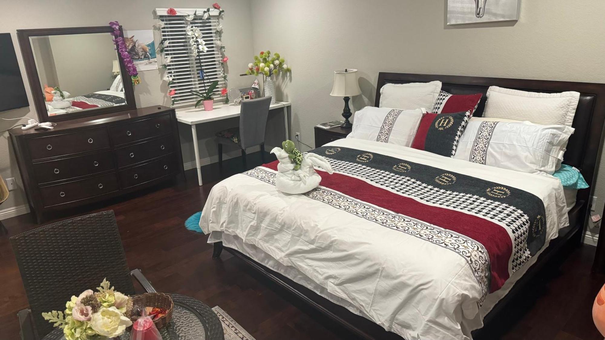 King Bed Big Chino Hills