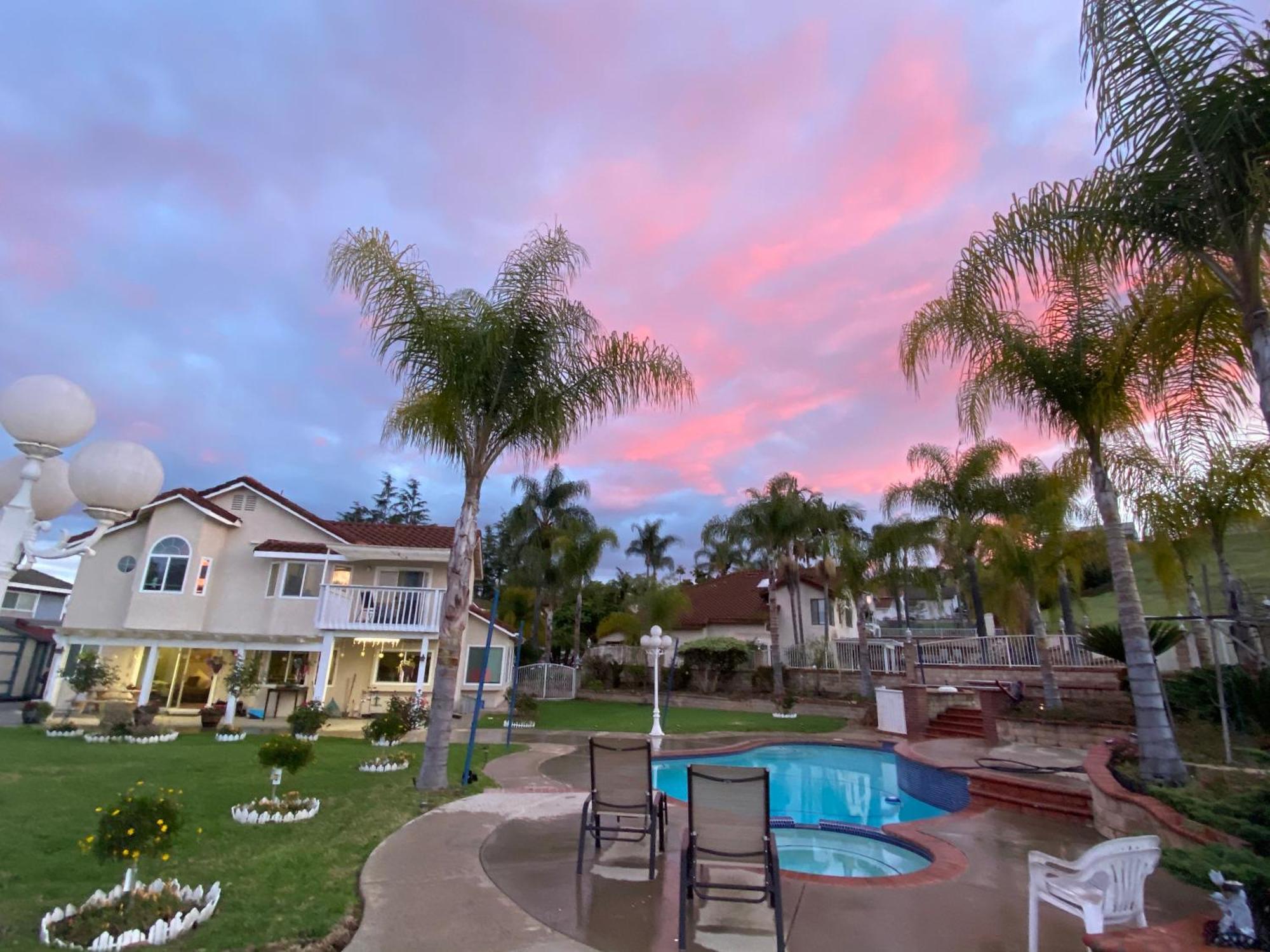 King Bed Big Homestay Chino Hills